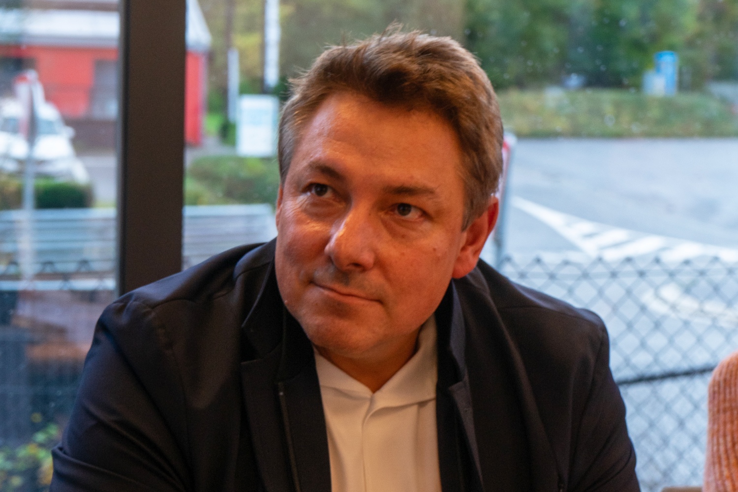 La Semaine mondiale de l'entrepreneuriat en Belgique débute chez E-net Business, avec David Clarinval et des entrepreneurs brillants.